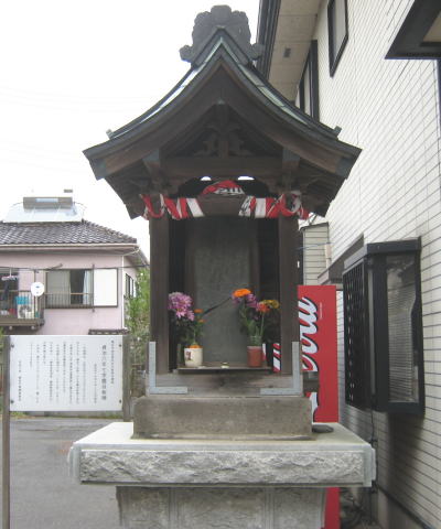 �哹�y��E������ڔ�